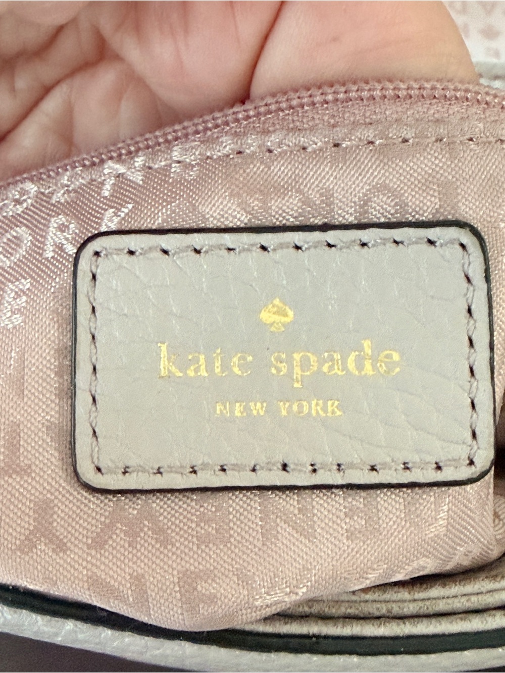 Kate Spade Black & Taupe
Two-Tone Leather cross body
Saddle Bag In EUC - Picture 8 of 14